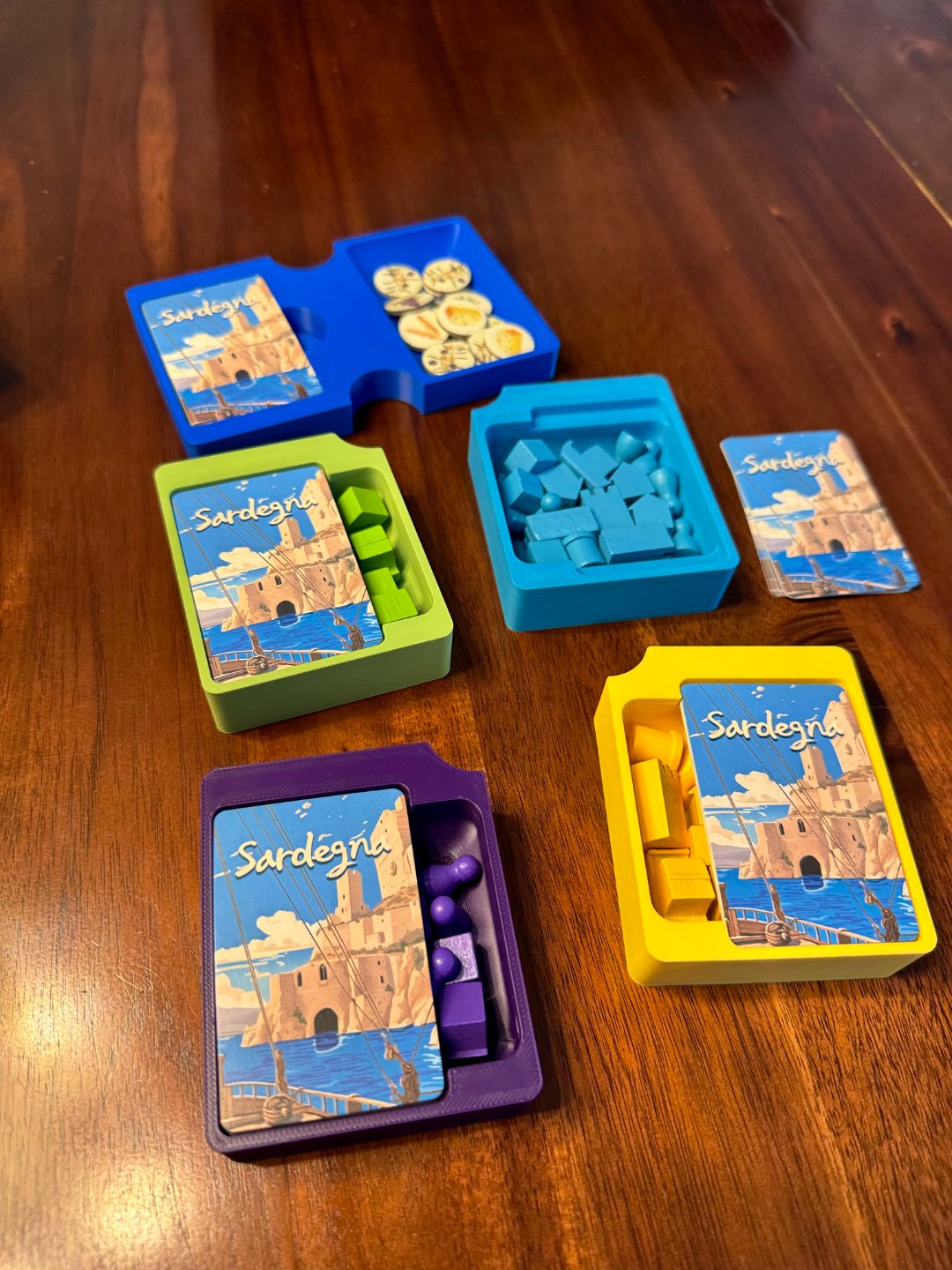 KreativLayers Sardegna board game organizer with custom compartments for game pieces and cards.