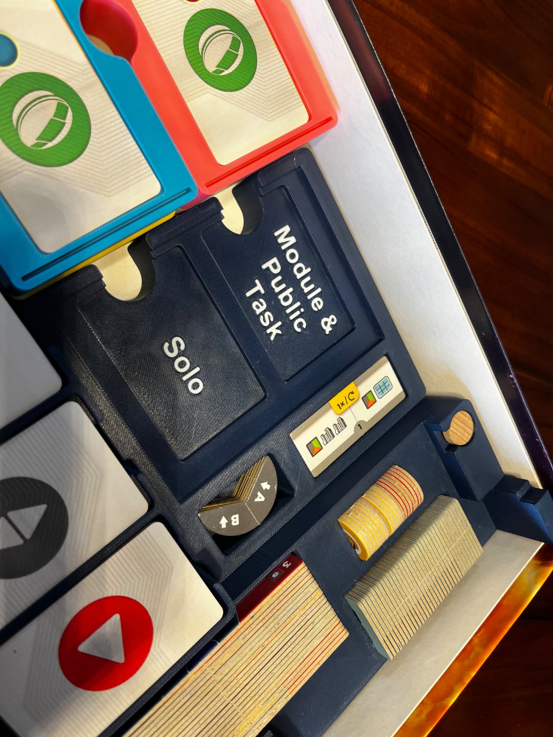Evacuation Game Insert by KreativLayers, featuring a custom organizer for board game components and accessories.