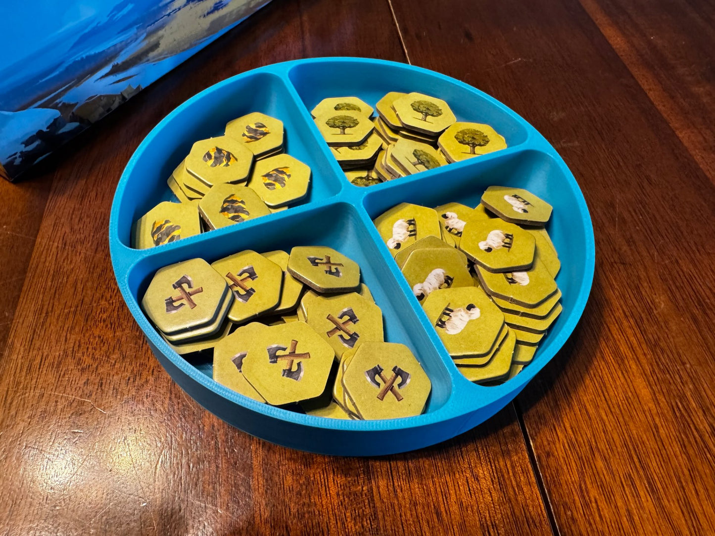KreativLayers Looot Game Insert, a sturdy board game organizer with compartments for game pieces and cards.
