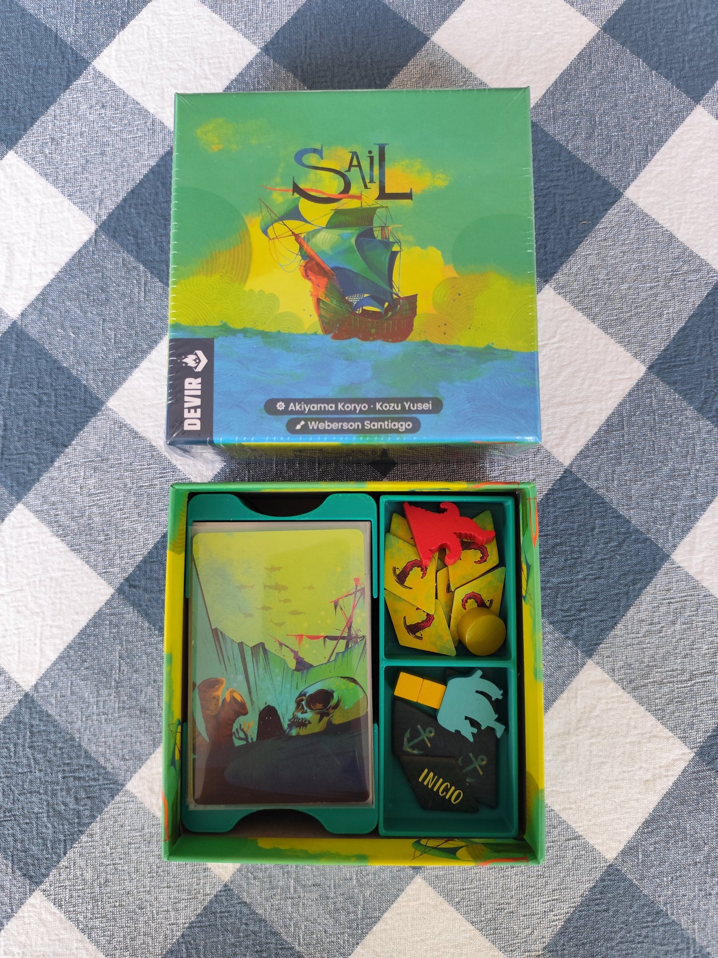 KreativLayers Sail INSERT board game organizer with compartments for game pieces and cards in a wooden design.