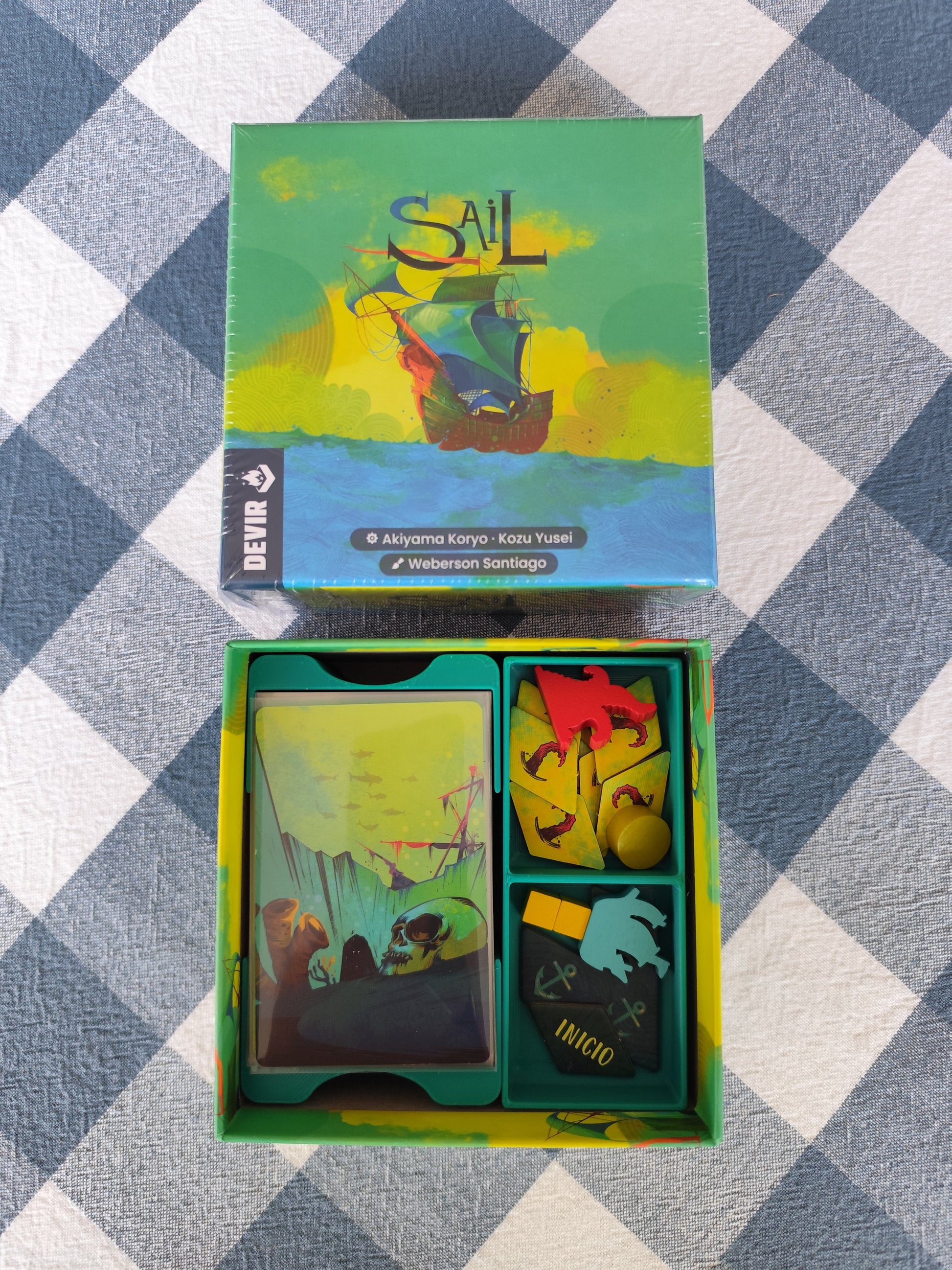 KreativLayers Sail INSERT board game organizer with compartments for game pieces and cards in a wooden design.