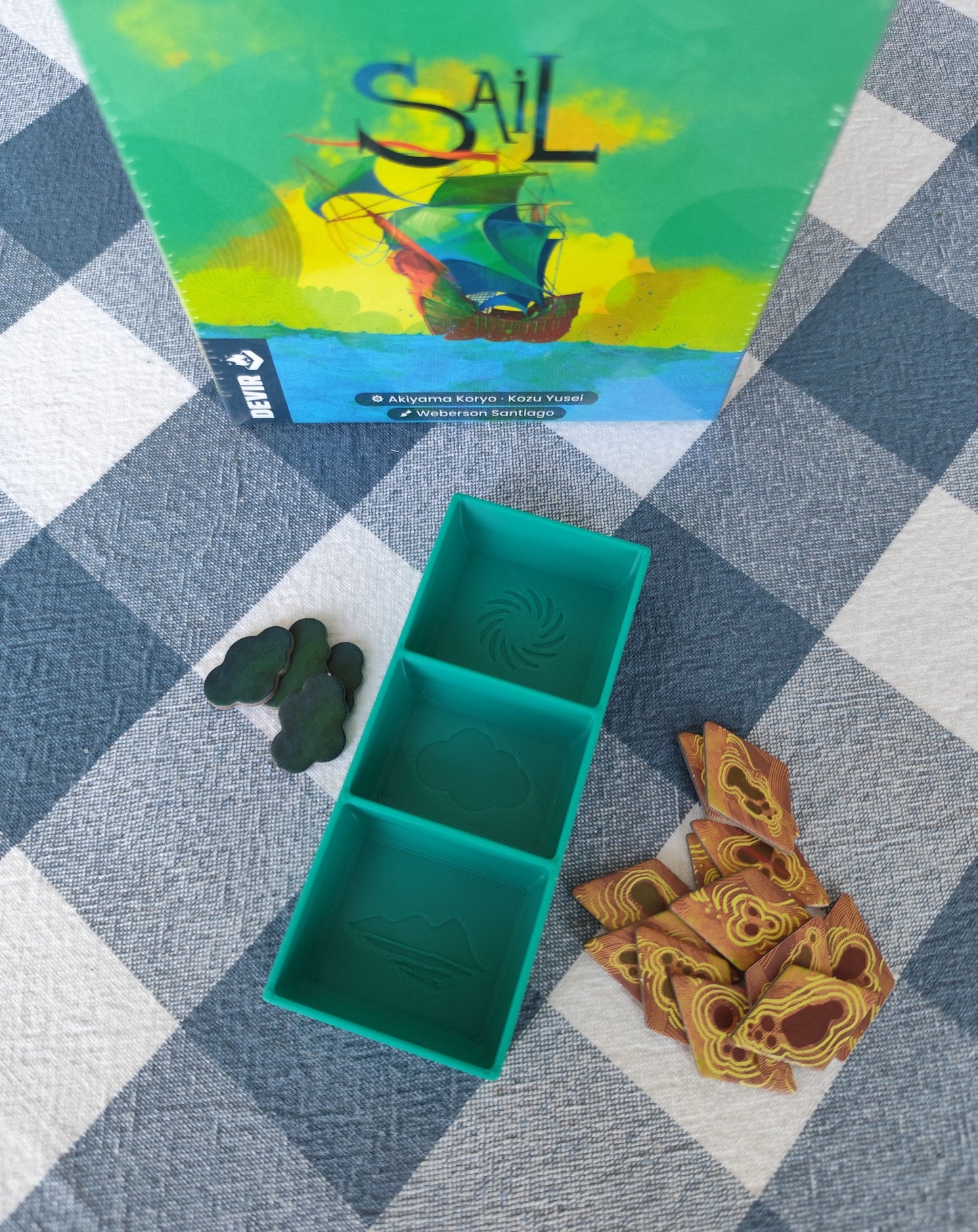 KreativLayers Sail INSERT board game organizer with compartments for game pieces and cards.