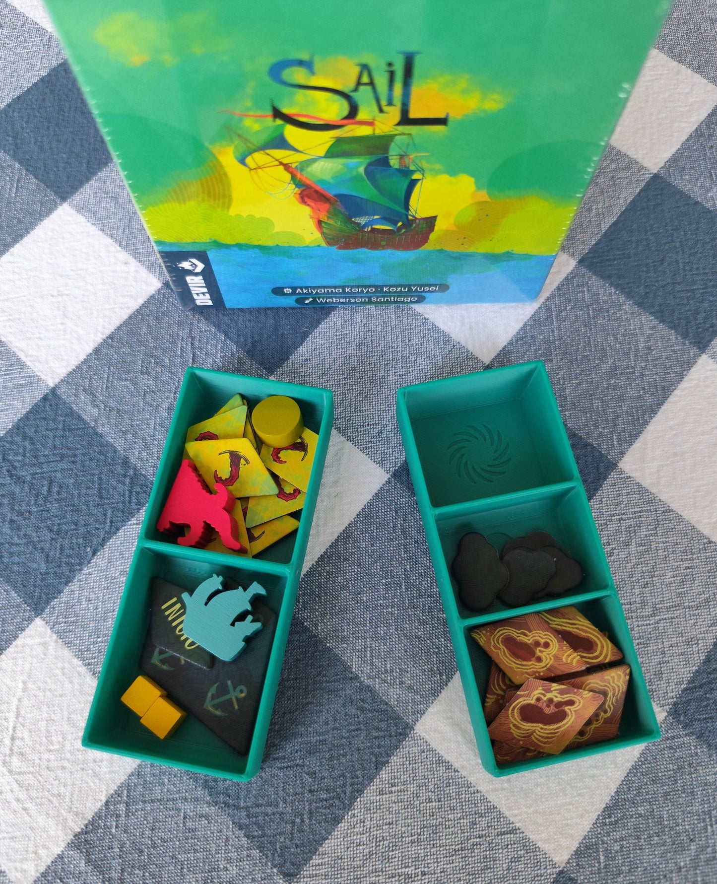 KreativLayers Sail INSERT board game organizer with compartments for cards, tokens, and game pieces.