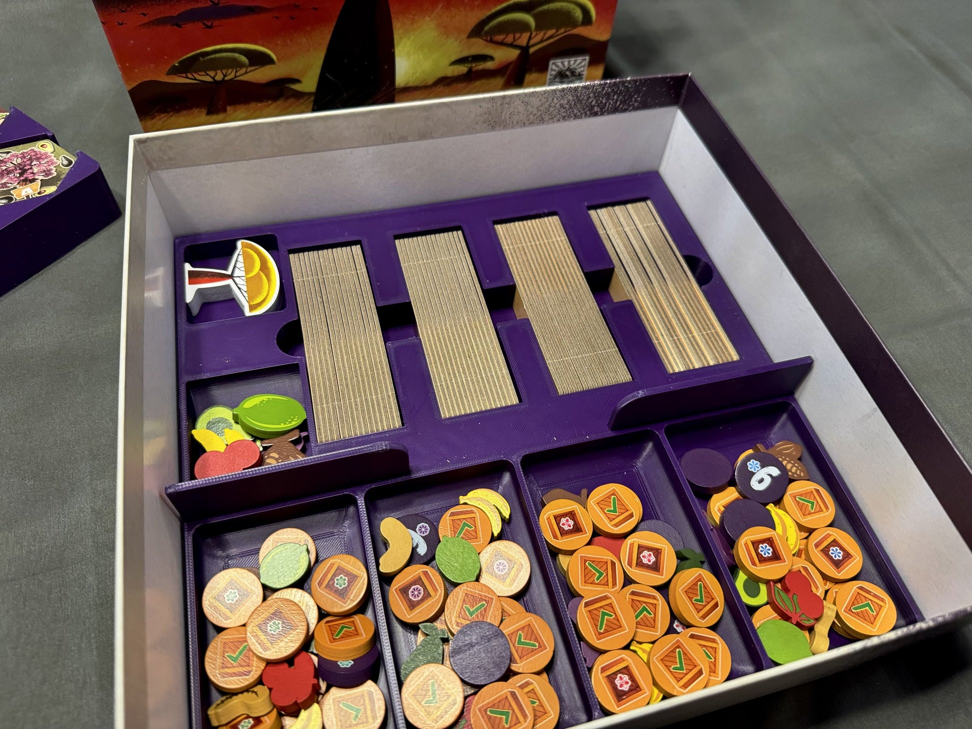 KreativLayers Click A Tree Board Game Organizer with compartments for cards and tokens, designed for easy game setup.