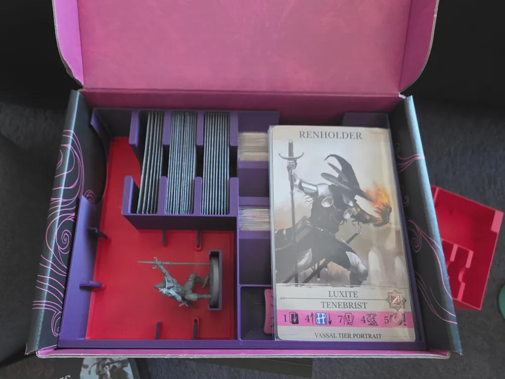 3D printed board game organizer with cards and miniature in custom storage insert by KreativLayers