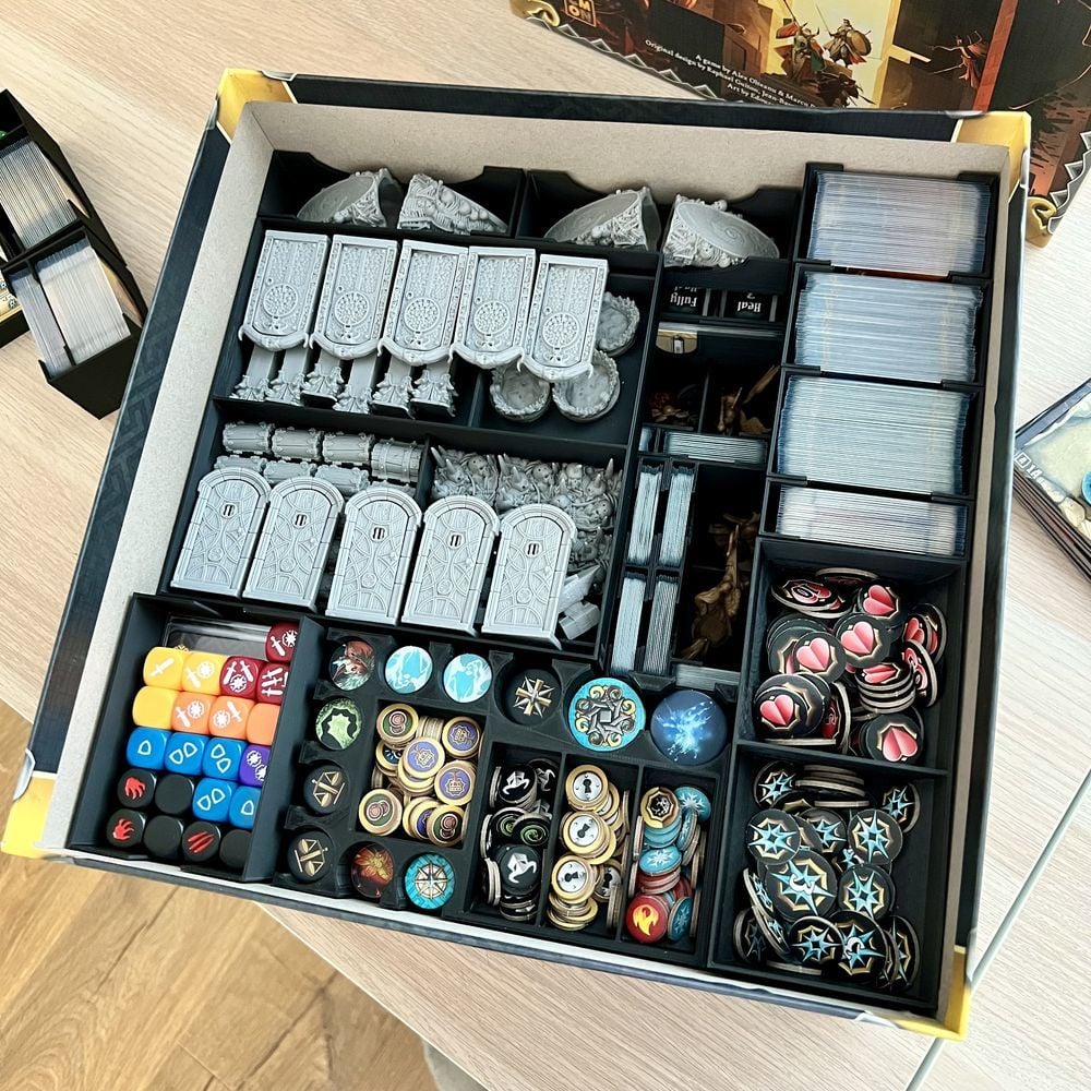 Ultimate Massive Darkness 2 Insert / Organizer for Sleeved Kickstarter Edition - KreativLayers