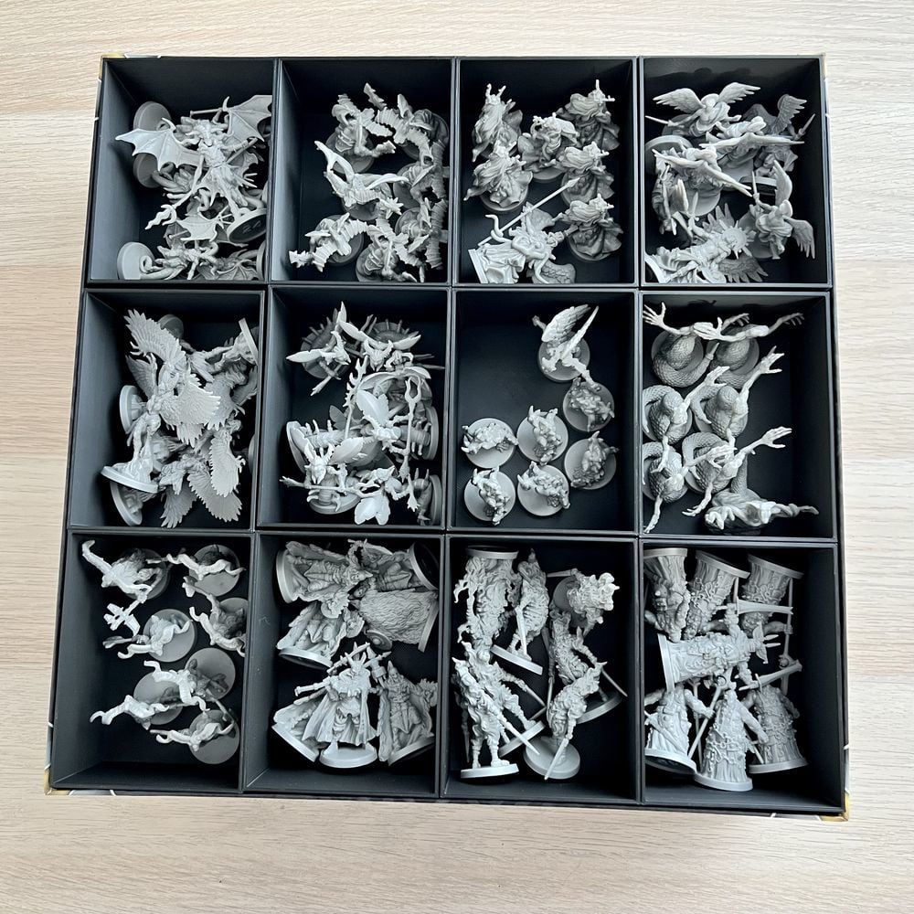 Ultimate Massive Darkness 2 Insert / Organizer for Sleeved Kickstarter Edition - KreativLayers