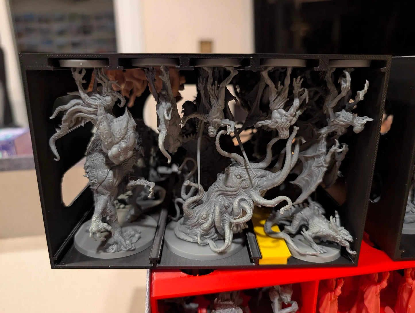 Cthulhu Death May Die Insert (Holds Season 1, 2, 3, 4, Unknowable, Goat, Yog, Ithaqua, Animal Allies) - KreativLayers